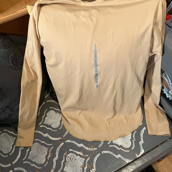 Women’s Nike Dri-Fit Long Sleeved Size M - Picture 3 of 9